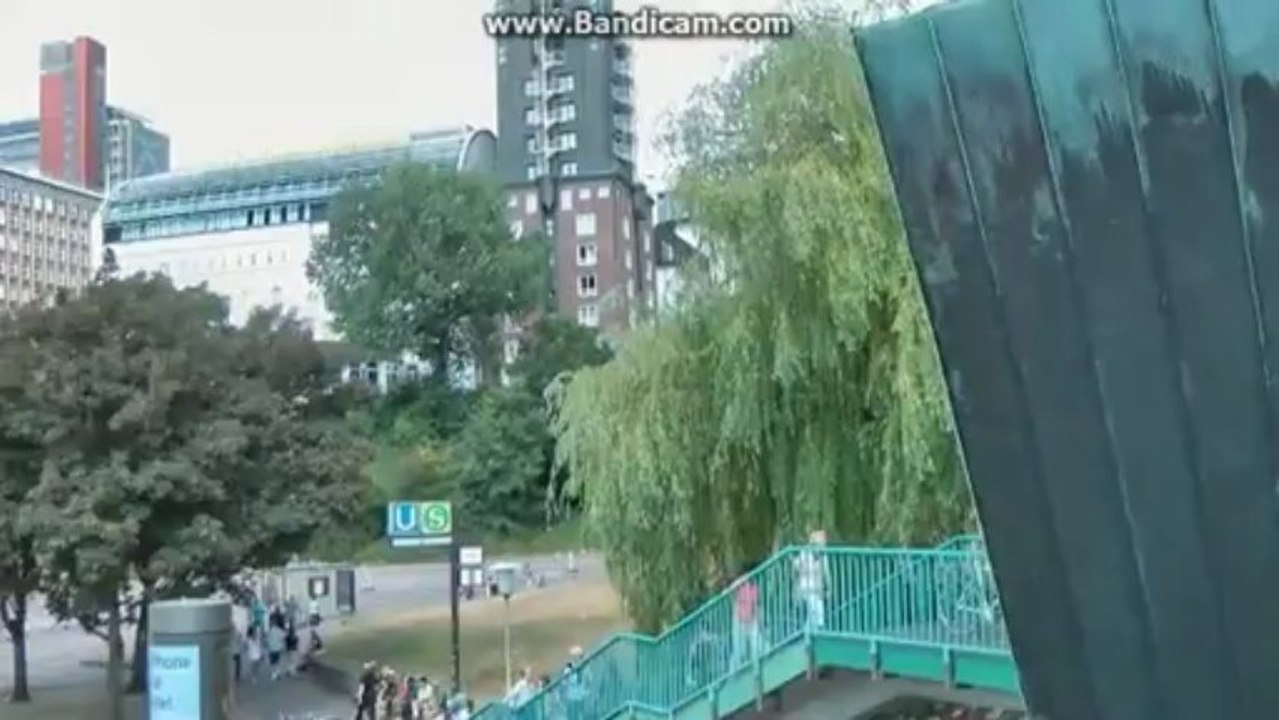 EzioEH City Tour in Hamburg PART (1)