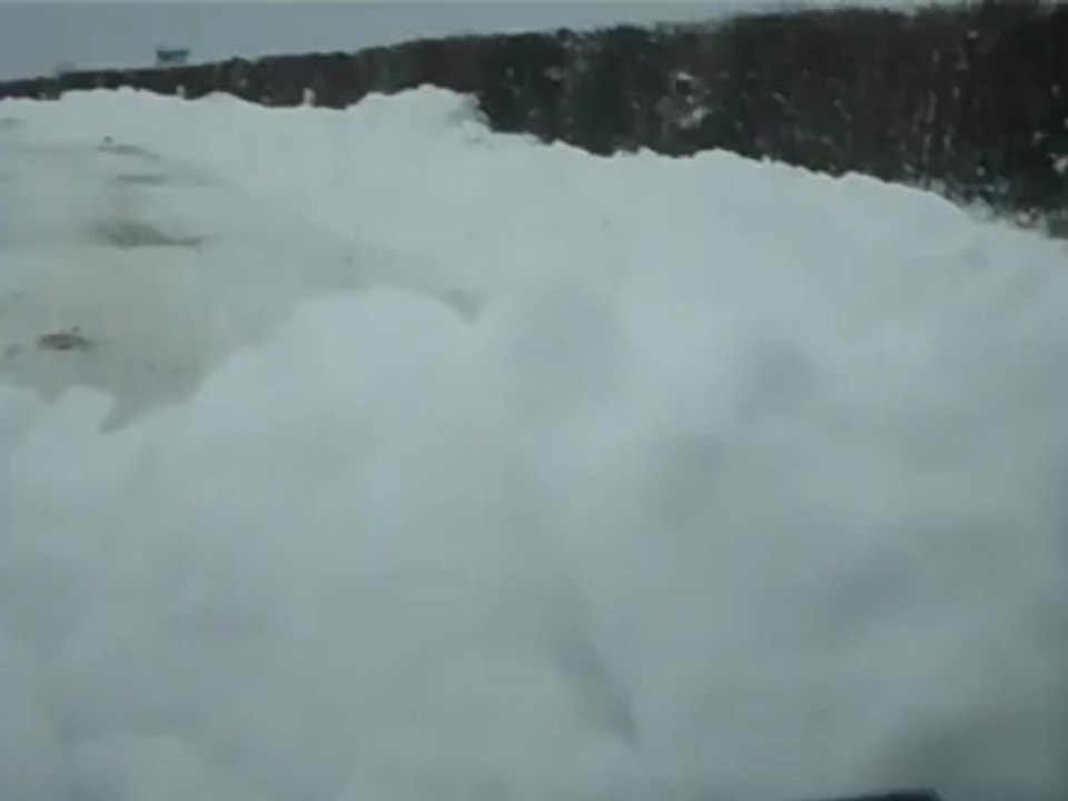 Circulation près de l'aéroport de Caen-Carpiquet sous la neige - Mars 2013