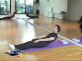 Ejercicio de Pilates Mat para hacer en casa. Como realizar correctamente la Flexion de tronco Prof. María Furriol