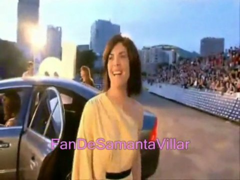 Samanta Villar en la alfombra verde de Premios Dial (Tenerife)