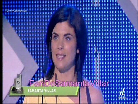Samanta Villar entrega el premio Dial 2012 para La Oreja de Van Gogh