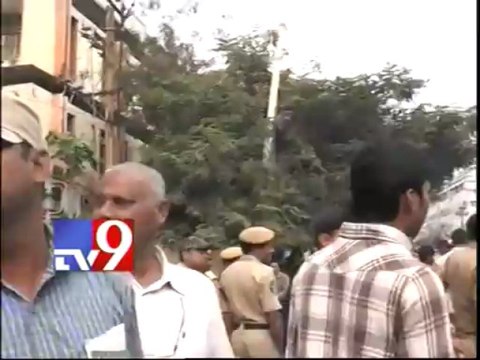 Left parties protest current charges hike