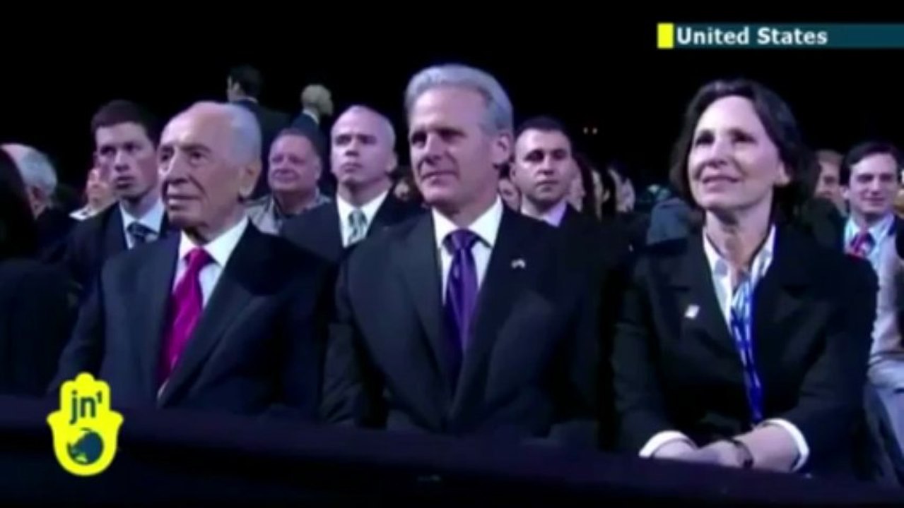 Man In Black : Reptilian Shape Shifter Spotted At Obama Speech