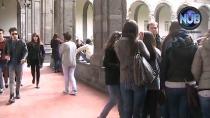 Descargar video: Biblioteca autogestita studenti Lettere Federico II