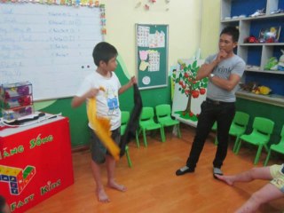 Tham quan lớp học trờ thành ảo thuật gia SmartFastKids.com