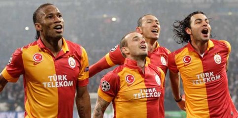 Galatasaray : Drogba, Sneijder and co accueillis en héros à Istanbul !