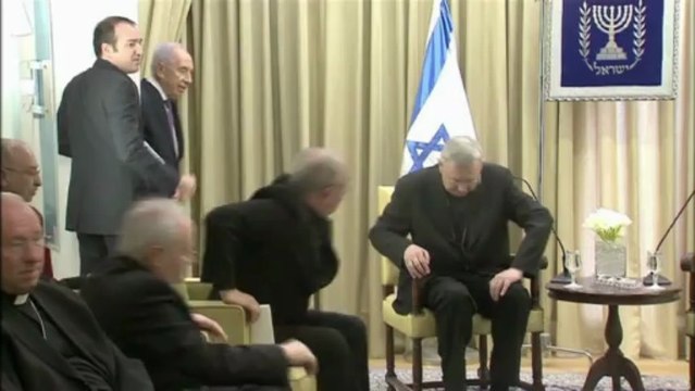 Israel hails Pope Francis, invites him to Holy Land