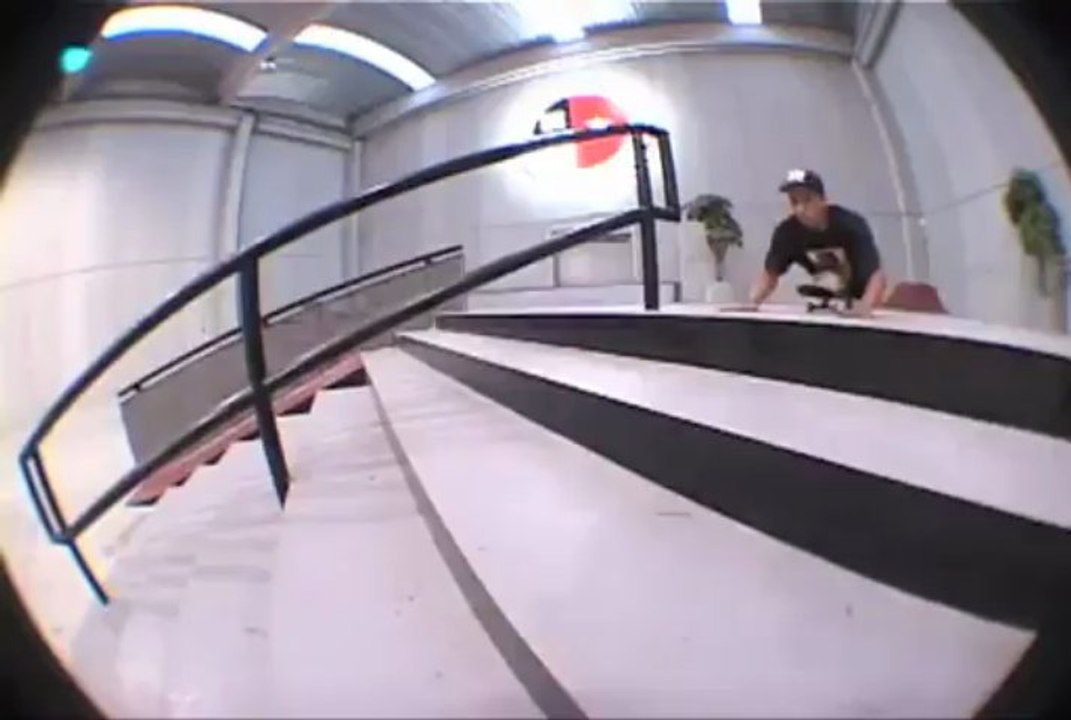 Un skateur sans jambes