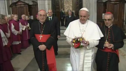 Vatican: premiers pas du pape François sous le signe de la simplicité