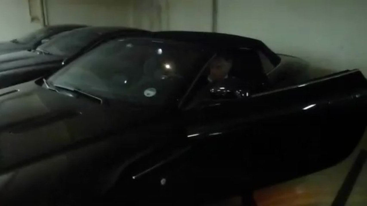 Démarrage d'une Aston Martin DB 9