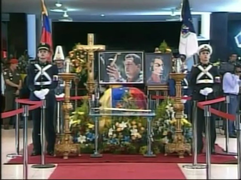 Artistas venezolanos y cubanos rindieron homenaje a Hugo Chávez en capilla ardiente