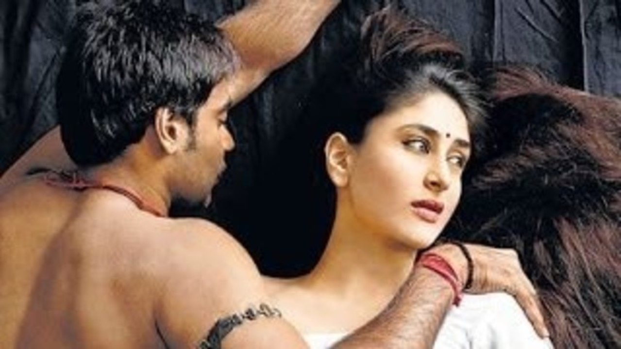 Kareena Kapoor and Ajay Devgns Steamy Sex Scene In Satyagraha!