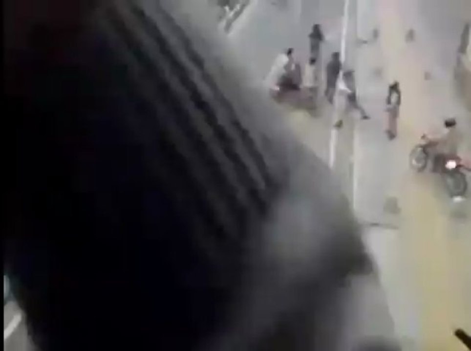 کتک زدن بسیجی پاسدار بدست مردم Iran