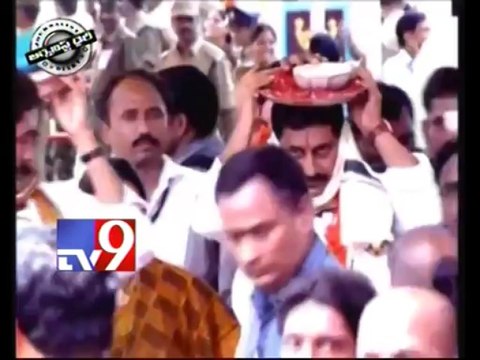 Journalist Diary on Politicians visit Swamiji's