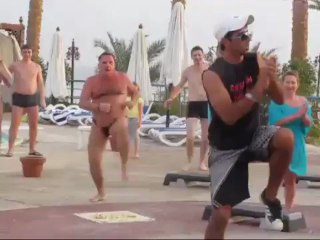 Κάποιος περνάει τέλεια στις διακοπές του