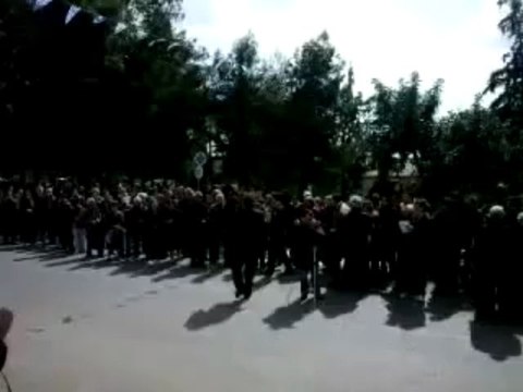 Αποδοκιμασίες κατά βουλευτή της Χρυσής Αυγής