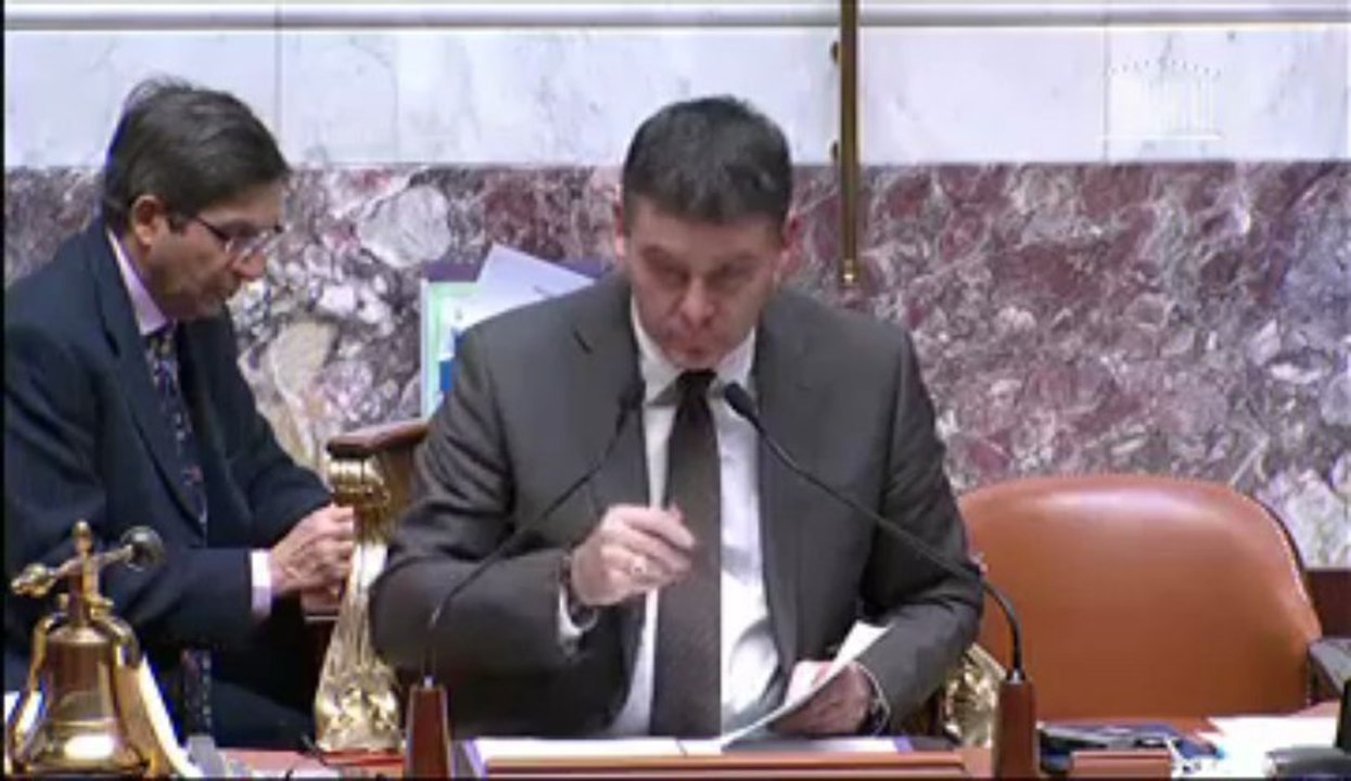 AN PJL Refondation de l'école - Rudy Salles fait un rappel au règlement