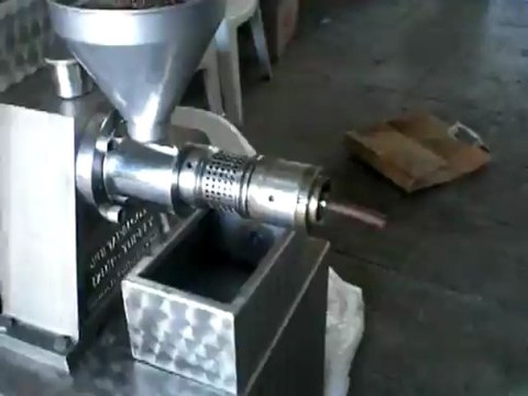 Ekotok 1 - Our single head machine pressing Grapeseed Oil