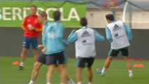 Torres overlooked by Del Bosque