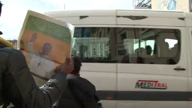 Vatican: déjà de premiers souvenirs à l'effigie du pape François