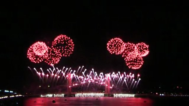 Pont Chaban Delmas à Bordeaux, le feu d'artifice d'inauguration