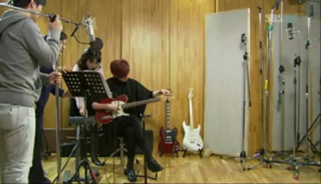SG Ep 12 Seul & Oska Scenes (Oska plans Xmas Concert)