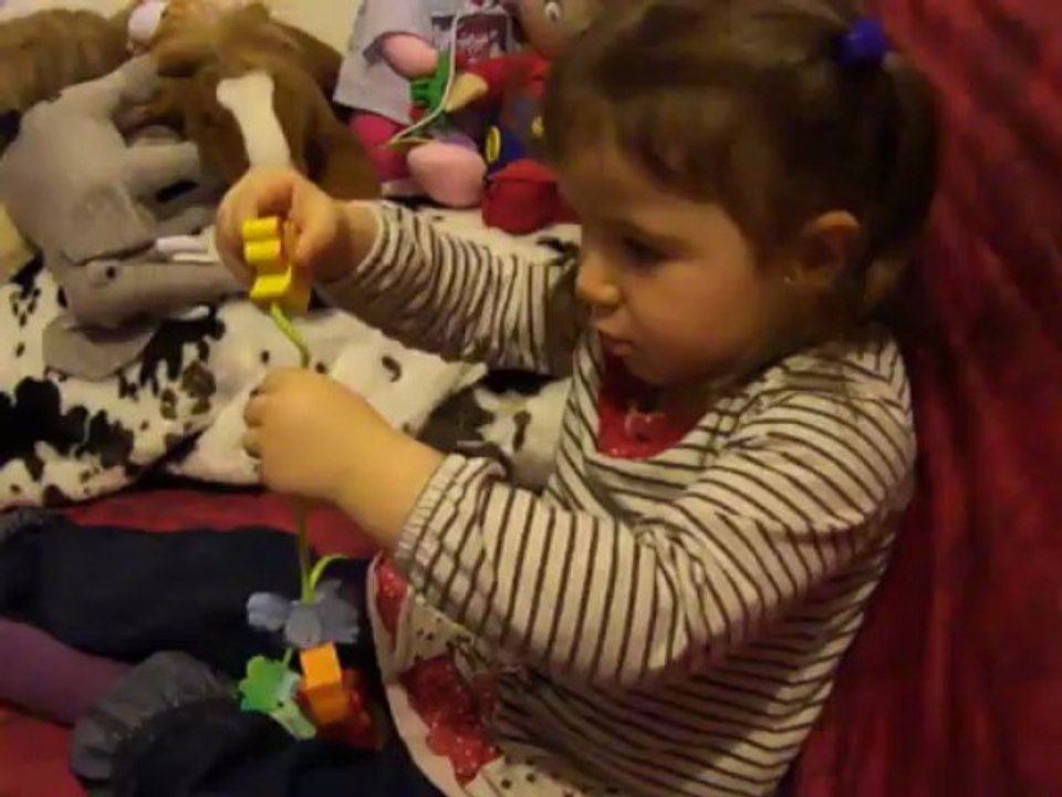 Elsa et le collier en bois