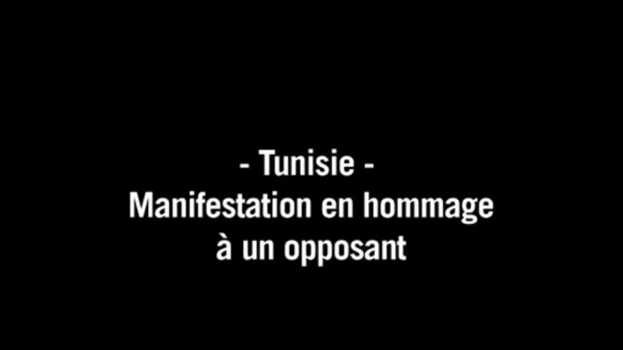 Tunisie: des milliers de manifestants à Tunis en hommage à un opposant