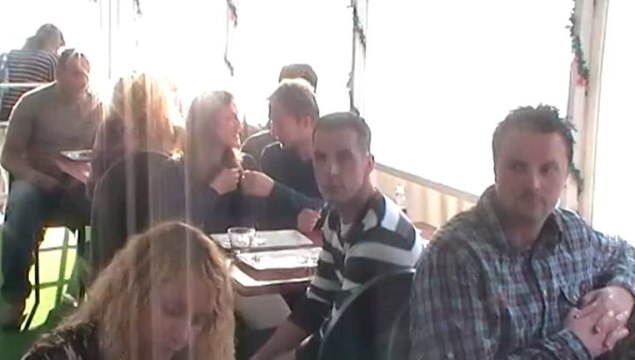 anniversaire Marcos 17 :repas sur le pont du bateau