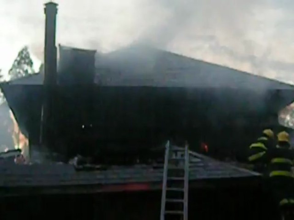 INCENDIO EN MOTEL TEKENA METRENCO