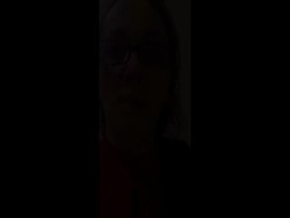 Karine sait toucher son nez avec sa langue