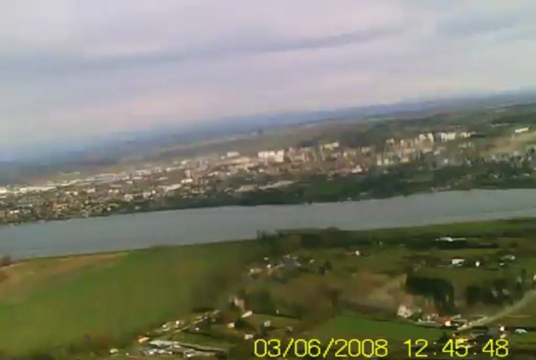 petit vol d'altitude au dessus du parc de miribel jonage