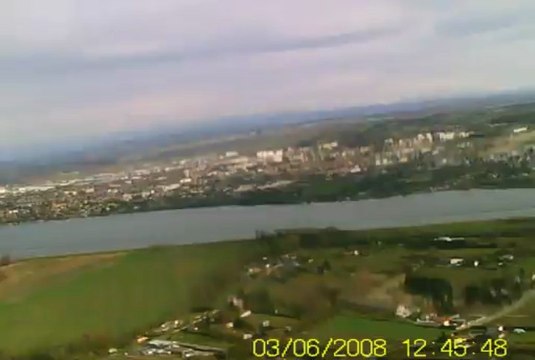 petit vol d'altitude au dessus du parc de miribel jonage