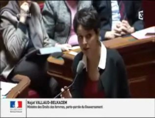 Najat Vallaud-Belkacem repond à une question sur le logement