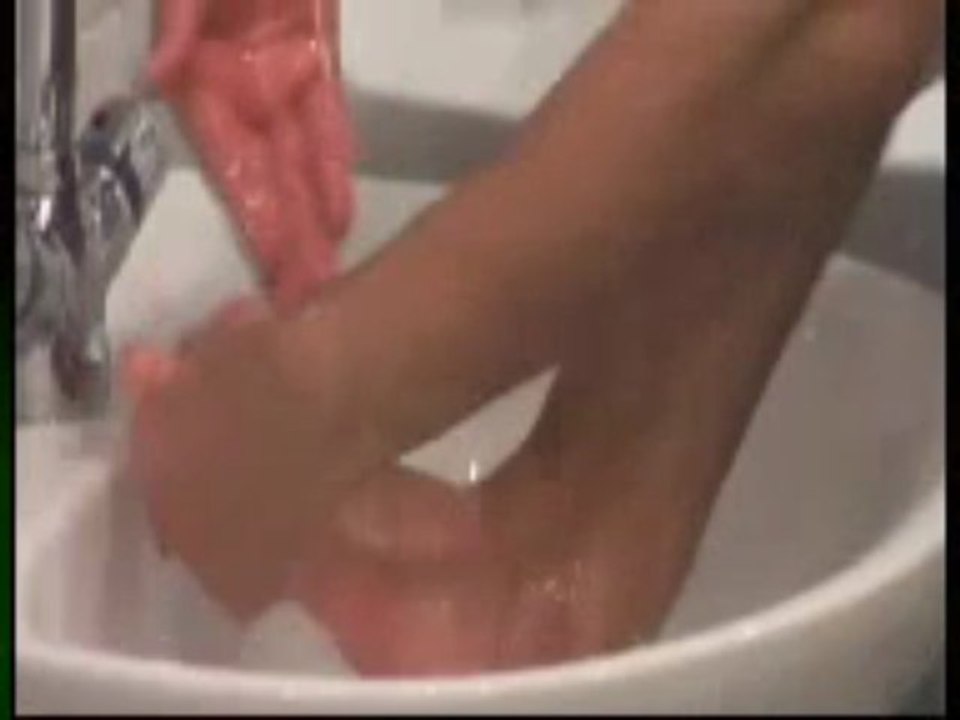 LES ABLUTIONS ET L' INVOCATION POUR LES TOILETTES " EN RIF "  -  TARIK IBN ALI