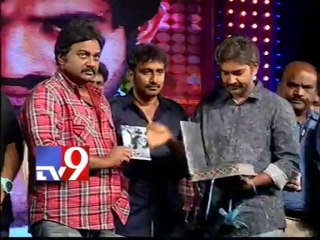 Bandla Ganesh condolence to Jr NTR's fan death at Baadshah audio release function