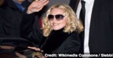 Madonna Calls on Boy Scouts to Lift Ban on Gays