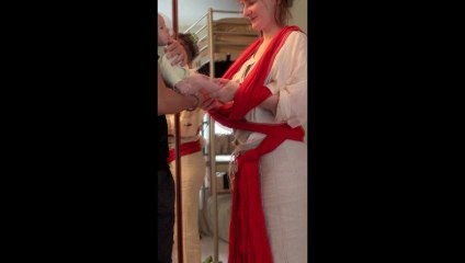 Allaiter Mobile : Remettre l'enfant sans défaire l'écharpe à 3