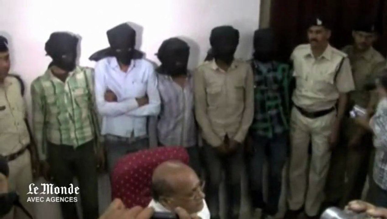 Viol en Inde : les suspects cagoulés affichés à la télévision