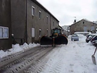 Il est pas beau le chasse neige de Luc ?
