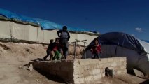 Syrie: au camp de Qah, des tentes de fortune pour passer l'hiver
