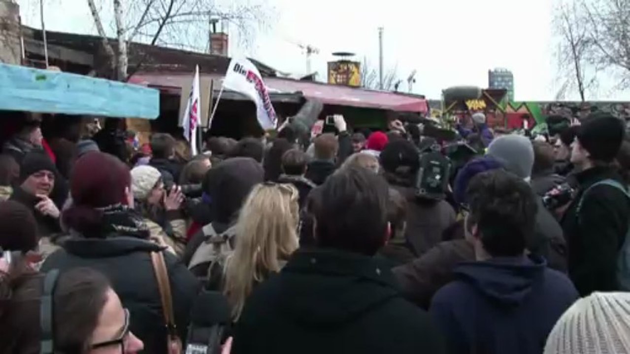 Hasselhoff lends support to Berlin Wall campaigners