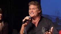 David Hasselhoff campaigns against demolition of Berlin Wall