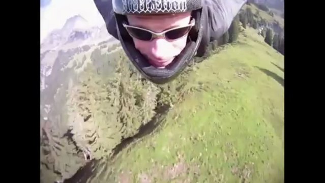Une démonstration époustouflante de wing suit extrême