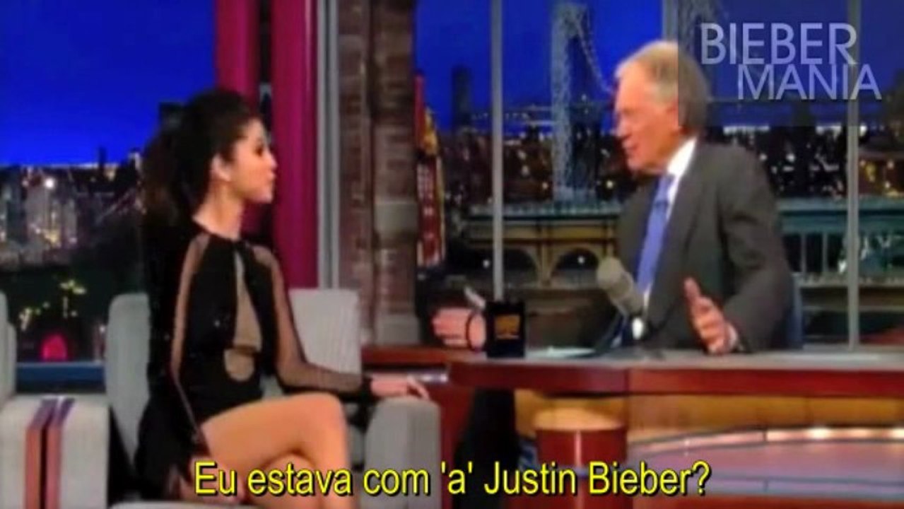 Selena Gomez diz que fez Justin Bieber chorar, chama-o de 'a' Justin Bieber e confirma que está solteira