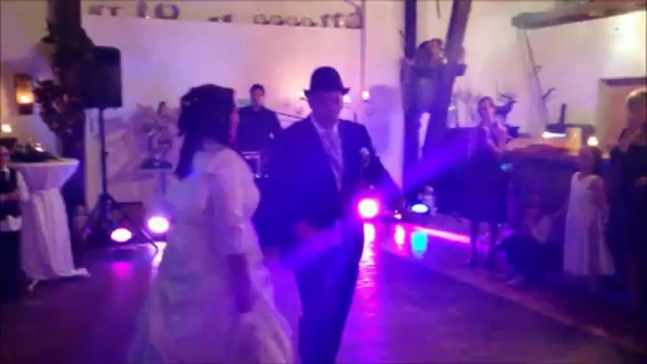 Mal ein etwas anderer Hochzeitstanz :) :D