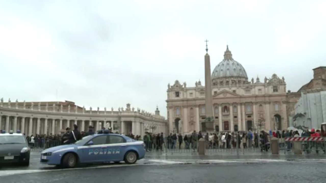St Peter's Square prepares for pope's inauguration