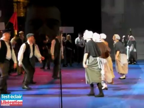 Les acteurs de La révolte des vignerons expliquent le projet