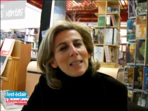 Anne Fulda dédicace son livre François Baroin, le faux-discret