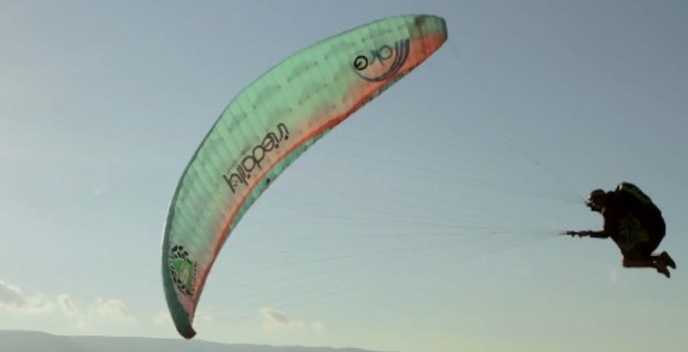 Something Between - Trailer - Paragliding - 2013